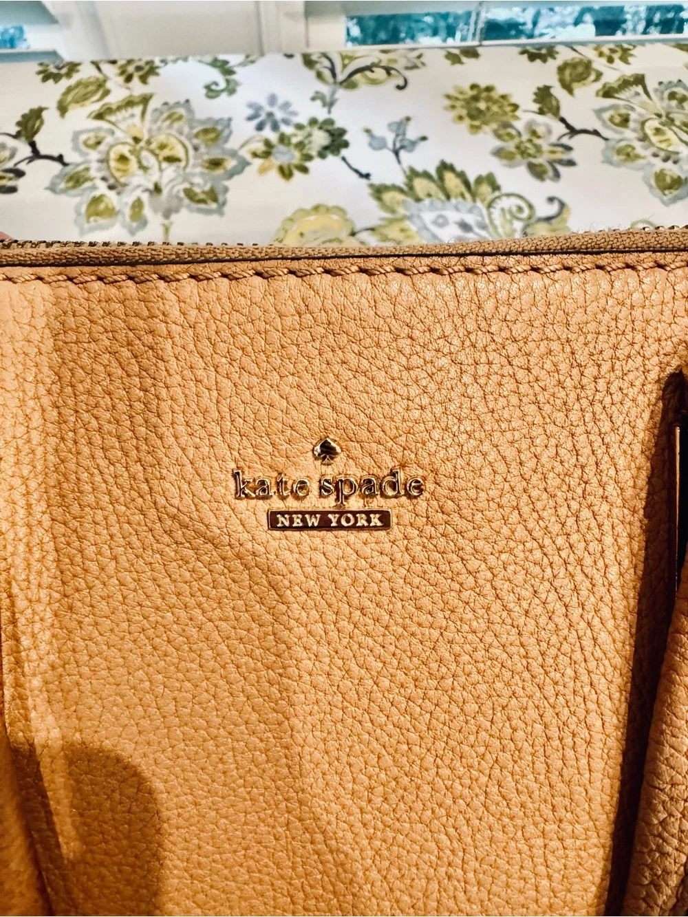 Kate Spade ♠️ Pebbled Tan Satchel👜 with Tassel, and gold details